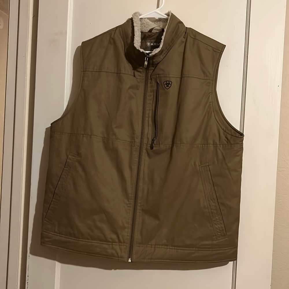 Mens Ariat Vest